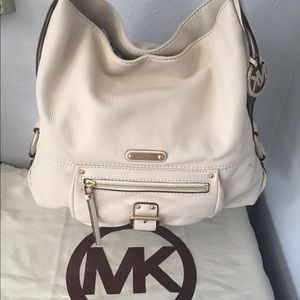 MIchael kors white leather bag.